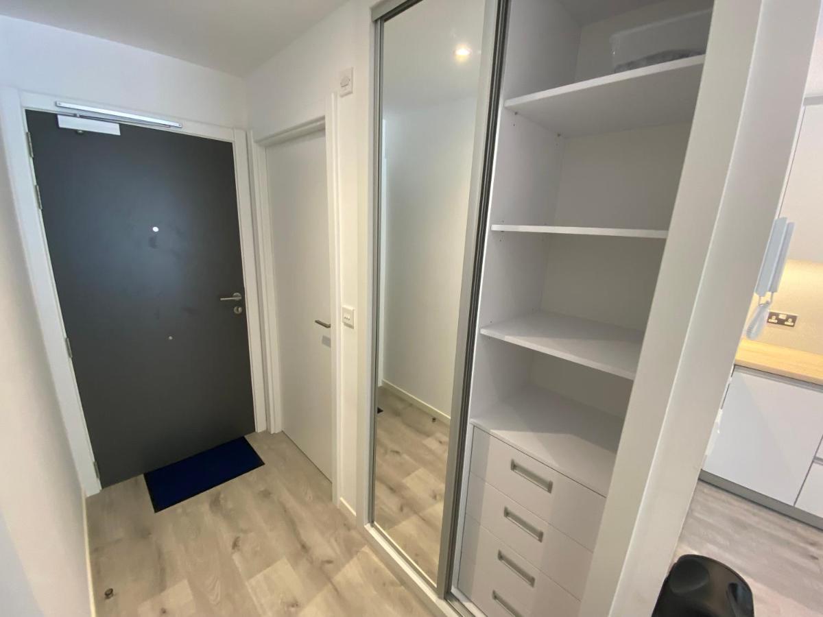 Modern Studio Apartment At The Hub Gibraltar Exterior photo